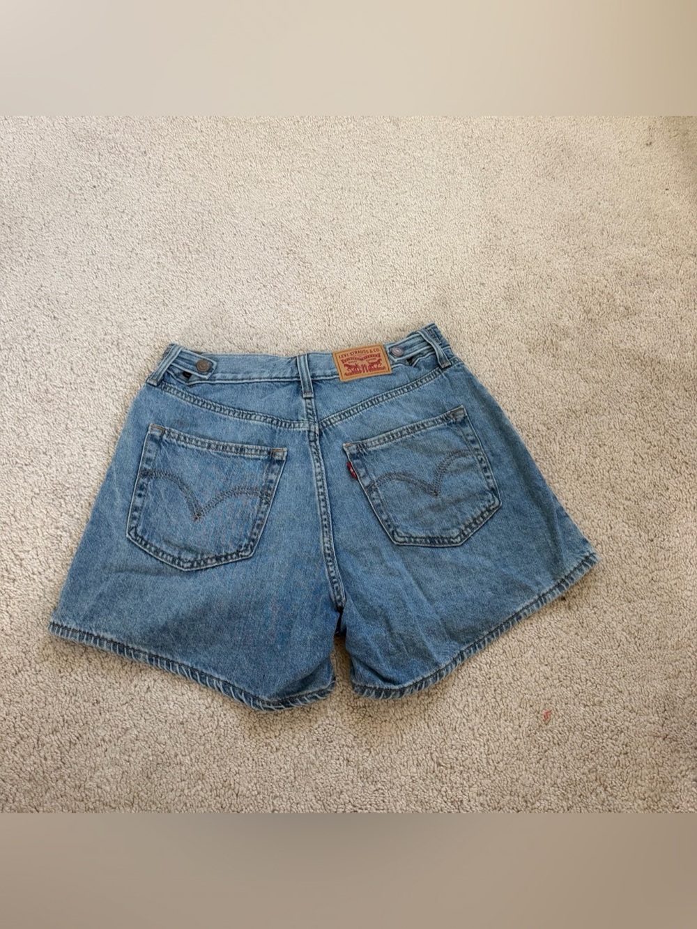Levi's Cinch Mid-Thigh Shorts Denim Jean Shorts in Blue